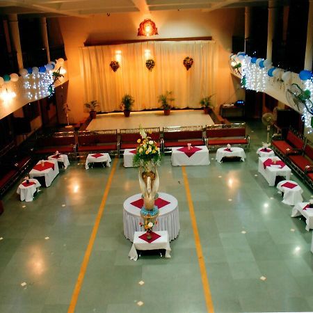 Hotel Lake View Satara Bagian luar foto